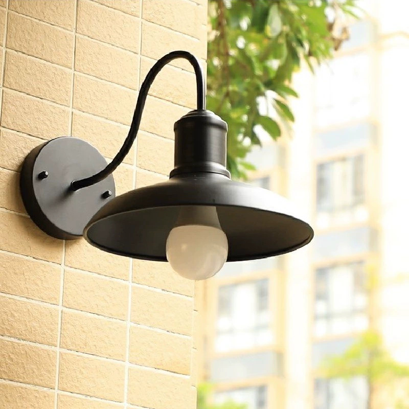 屋外ブラックゴールドアメリカンウォールライト器具インダストリ - Outdoor Lighting Bronze のレビューと価格